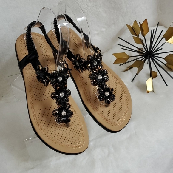 Anna Almeida Shoes - ANNA ALMEIDA BLACK & GOLD FLORAL SANDALS 👡